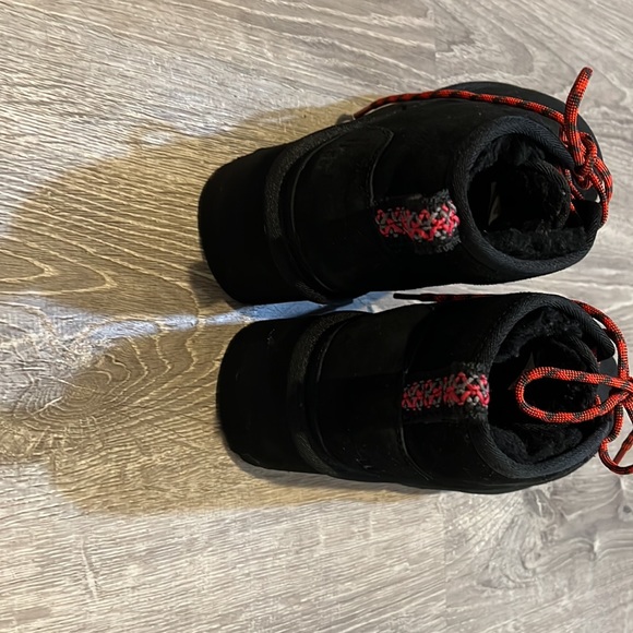 Ugg boots - Picture 3 of 4